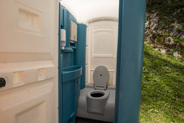 Best Portable bathroom rental  in Earlvle, IL