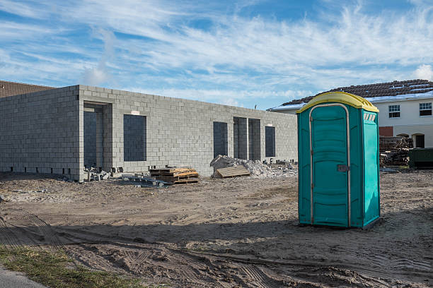 Best Portable restroom trailer rental  in Earlvle, IL